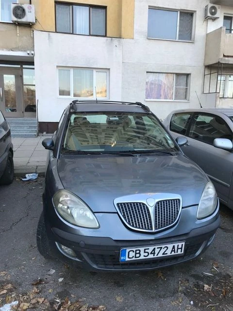 Lancia Ypsilon, снимка 1 - Автомобили и джипове - 48104863