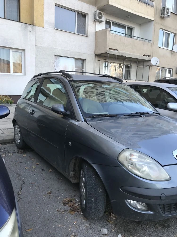 Lancia Ypsilon, снимка 15 - Автомобили и джипове - 48104863