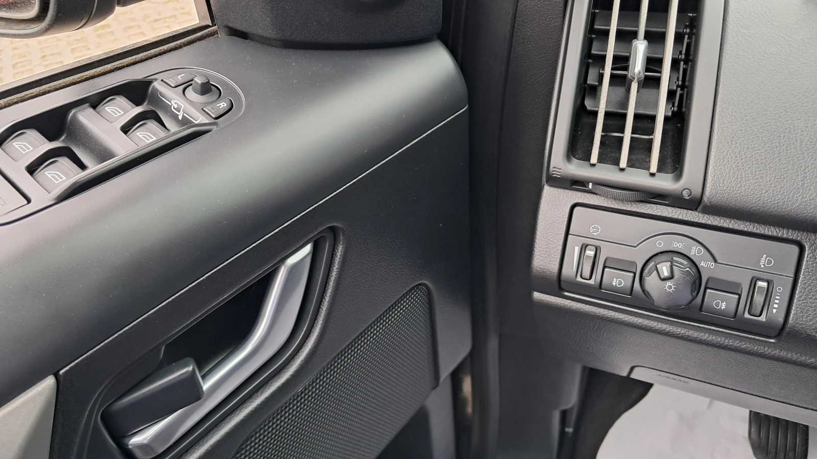 Land Rover Freelander 4Х4 РЕАЛНИ КМ ИЗКЛЮЧИТЕЛН СЕРВИ КНИЖК ОБСЛУЖ УНИКТ, снимка 13 - Автомобили и джипове - 11715522