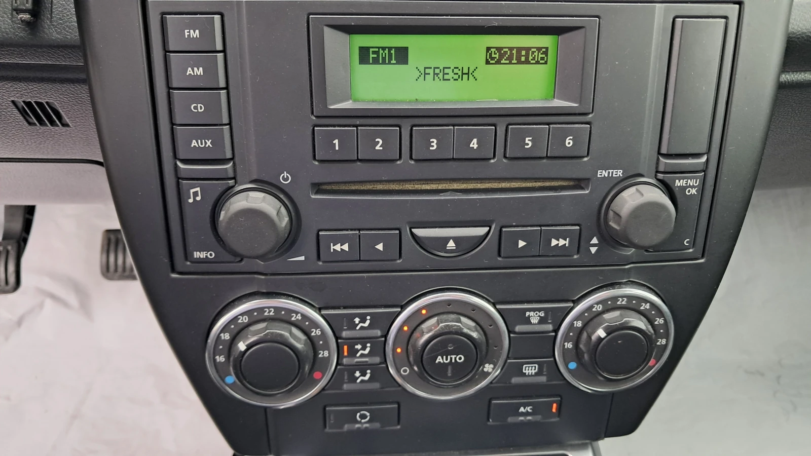 Land Rover Freelander 4Х4 РЕАЛНИ КМ ИЗКЛЮЧИТЕЛН СЕРВИ КНИЖК ОБСЛУЖ УНИКТ, снимка 12 - Автомобили и джипове - 11715522