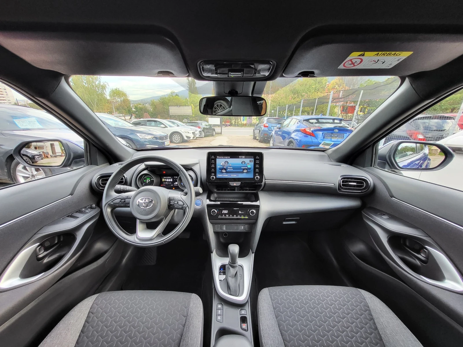 Toyota Yaris Cross 1.5 Hibrid / 15 500 . / FULL  | Mobile.bg   12