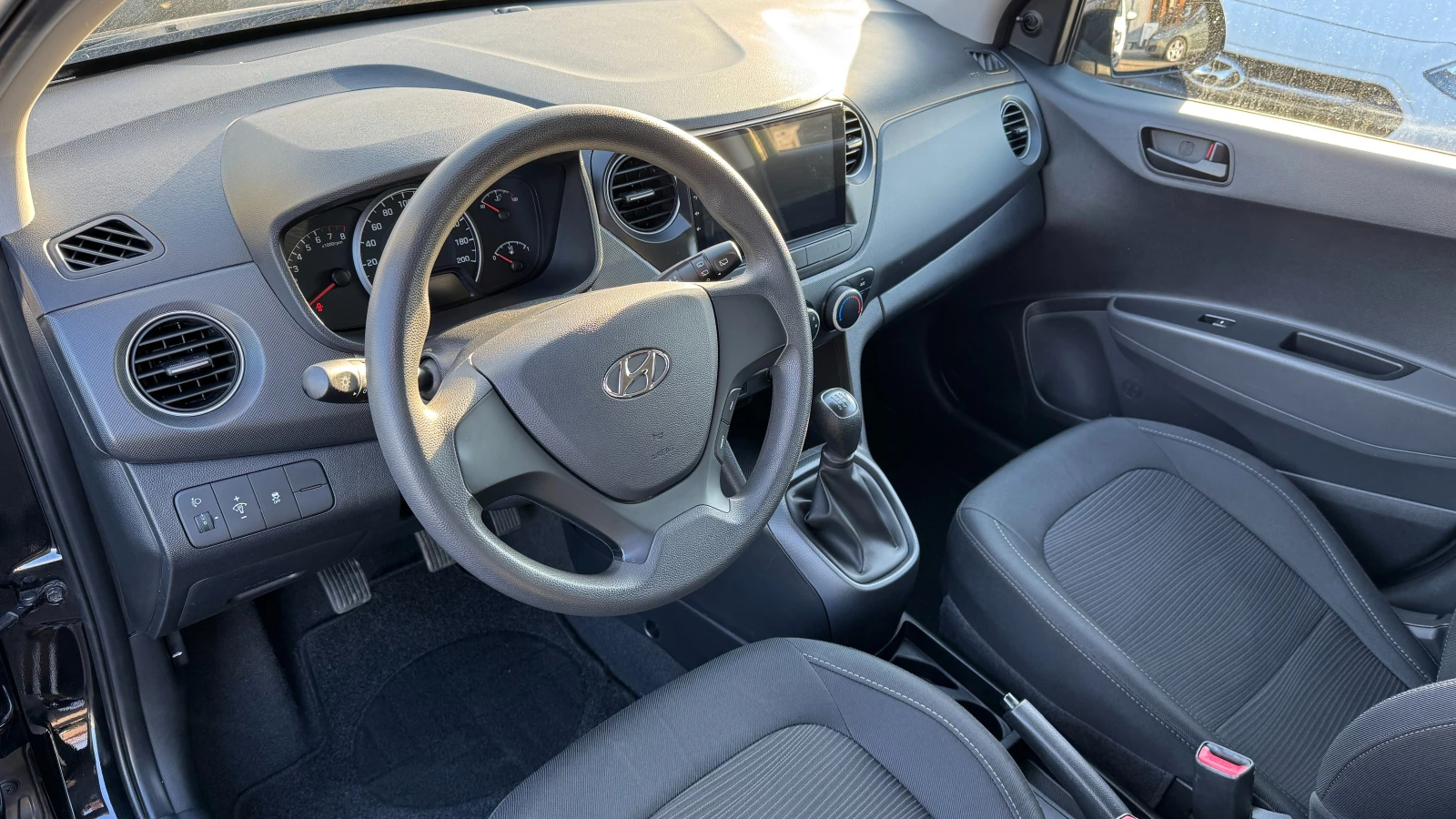 Hyundai I10 1.0i Навигация, Внос Швейцария, CarPlay, AndroidAu - изображение 10