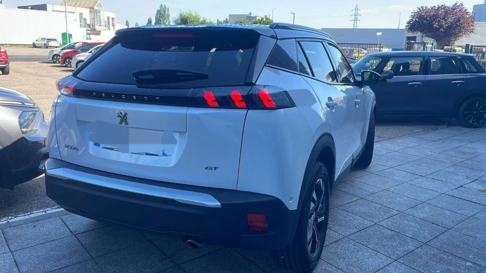 Peugeot 2008 1. 5GT BlueHDi 131 S&S EAT8 - изображение 4