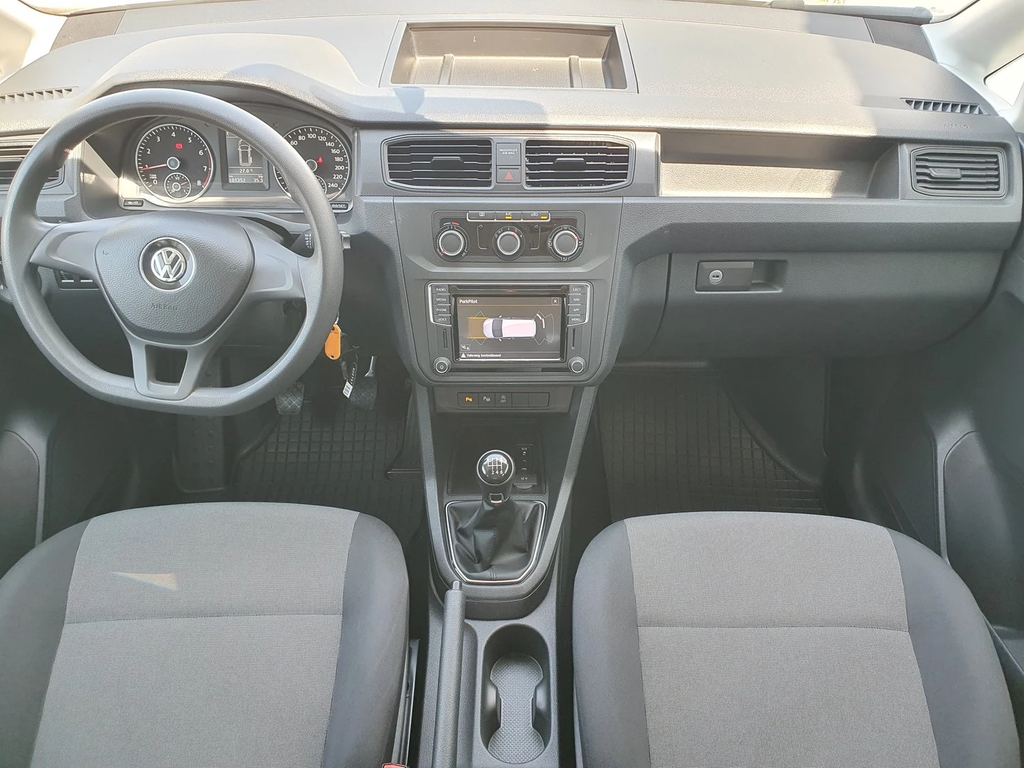 VW Caddy Maxi Kombi TGI BMT 5 места - изображение 6