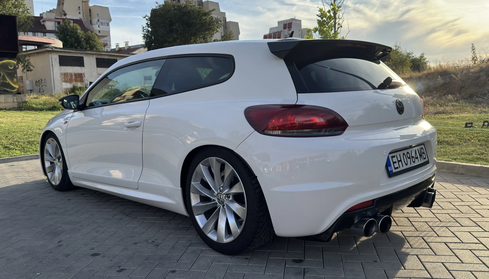 VW Scirocco R-Line 300кс. - изображение 7