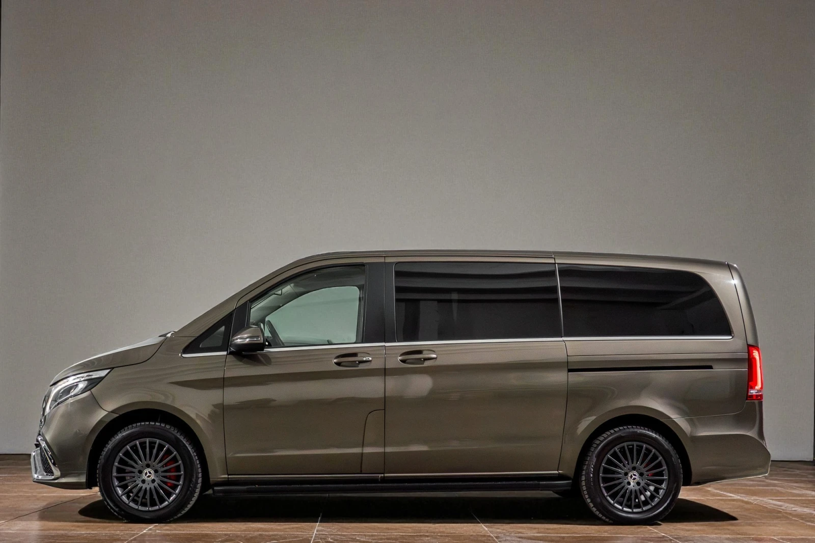 Mercedes-Benz Viano V-250d* 4MATIC* AMG* BUSINESS* LONG* TV | Mobile.bg   2