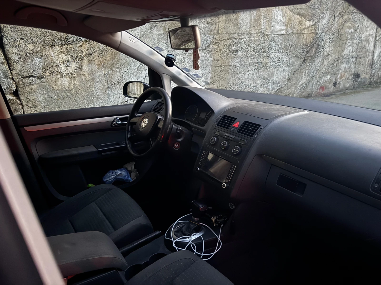 VW Touran 1.9TDI, снимка 5 - Автомобили и джипове - 53638528