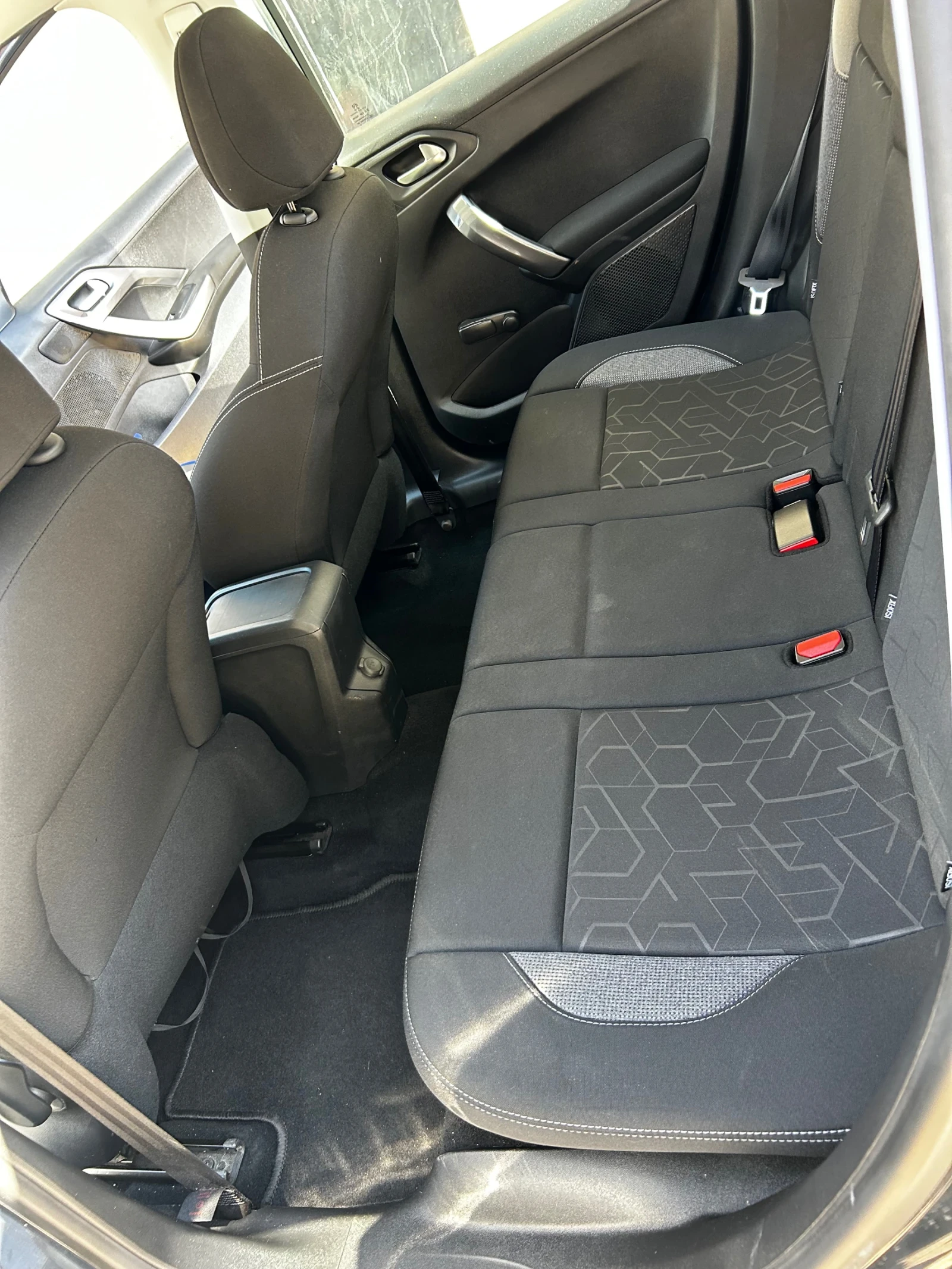 Peugeot 2008, снимка 5 - Автомобили и джипове - 53860415