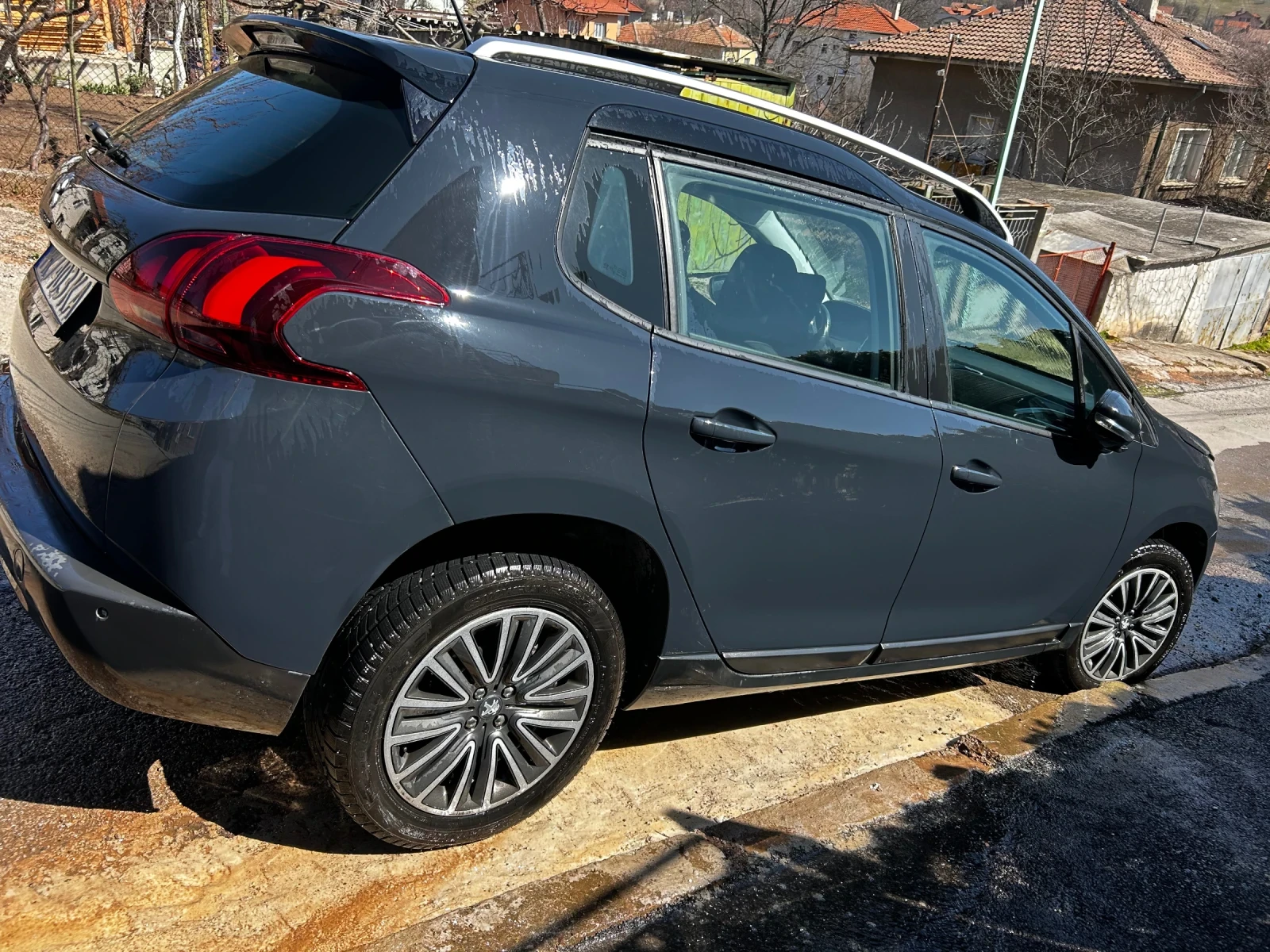 Peugeot 2008, снимка 3 - Автомобили и джипове - 53860415