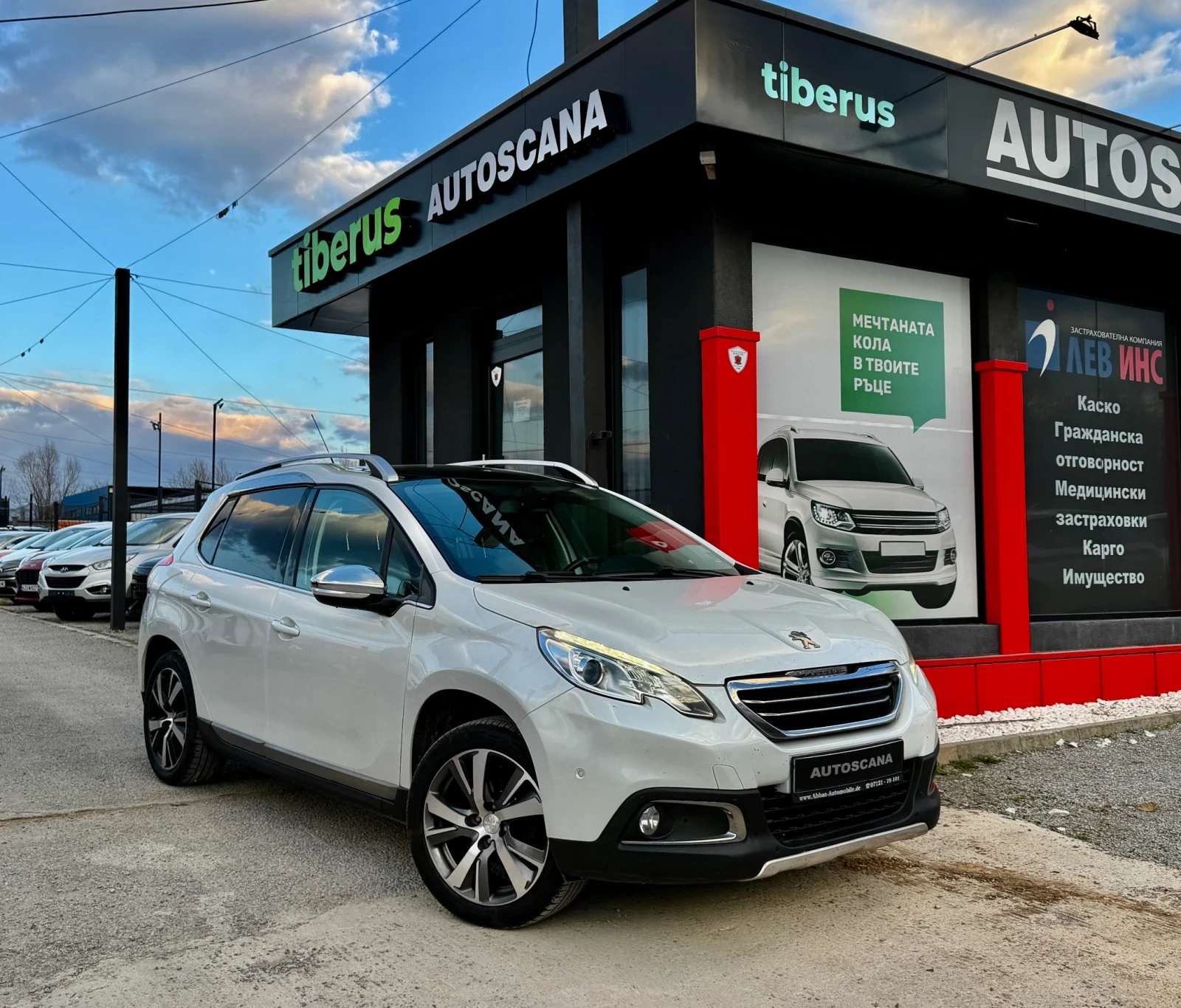 Peugeot 2008 Панорама, подгрев, нави, обслужен.