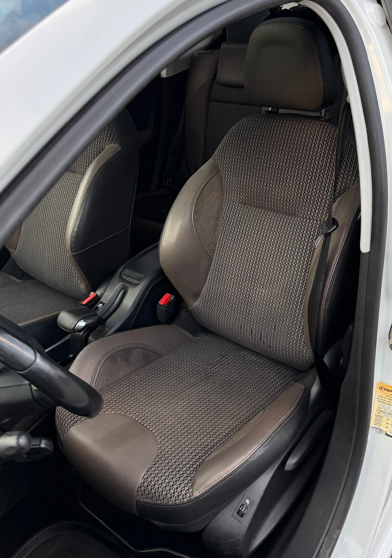 Peugeot 2008 Панорама, подгрев, нави, обслужен., снимка 9 - Автомобили и джипове - 54022300