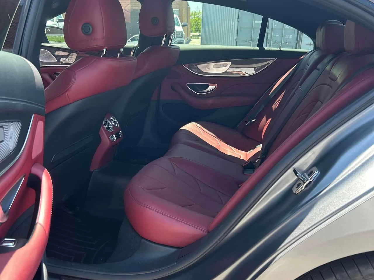 Mercedes-Benz CLS 53 AMG | DISTRONIC| 360| ЧЕРВЕН САЛОН| BURMESTER| CARFAX, снимка 11 - Автомобили и джипове - 54715756