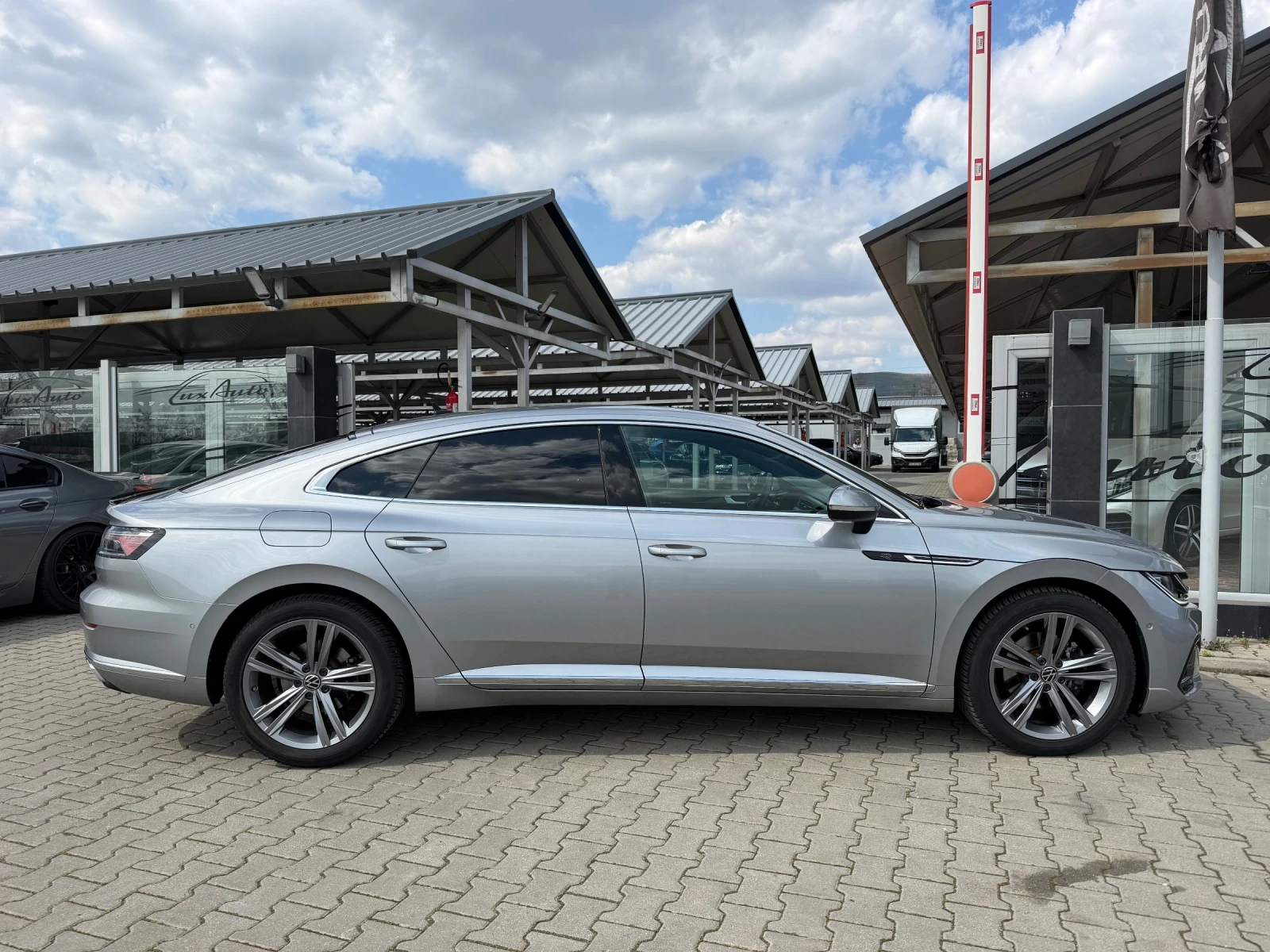 VW Arteon 2.0TDI#R-LINE#MATRIX#IQ-LIGHT#, снимка 5 - Автомобили и джипове - 54937650