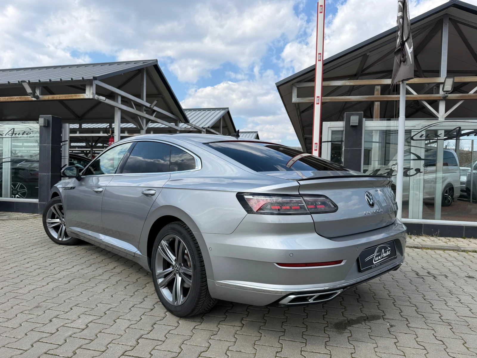 VW Arteon 2.0TDI#R-LINE#MATRIX#IQ-LIGHT#, снимка 4 - Автомобили и джипове - 54937650