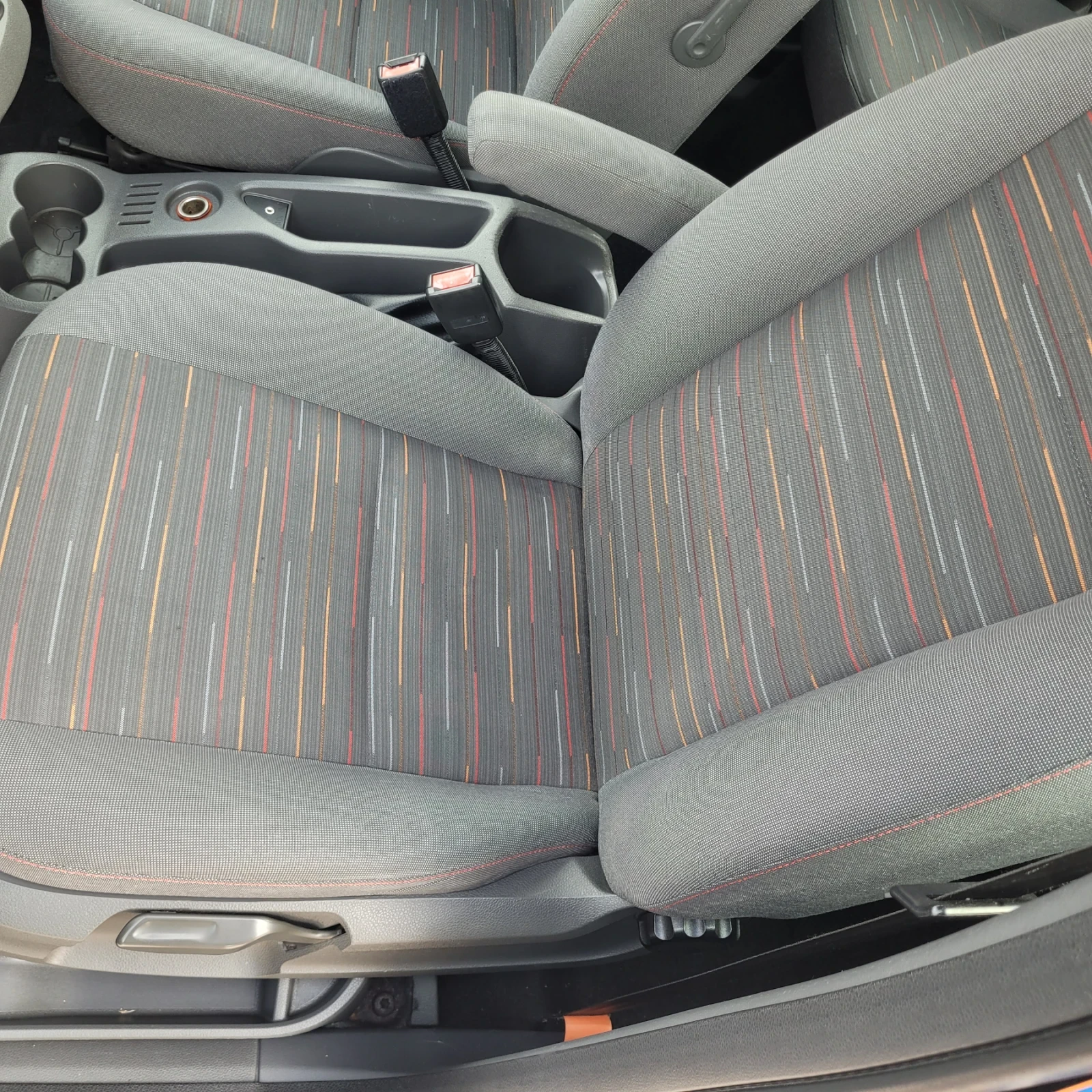 Ford C-max 1.6tdci, снимка 9 - Автомобили и джипове - 54941212