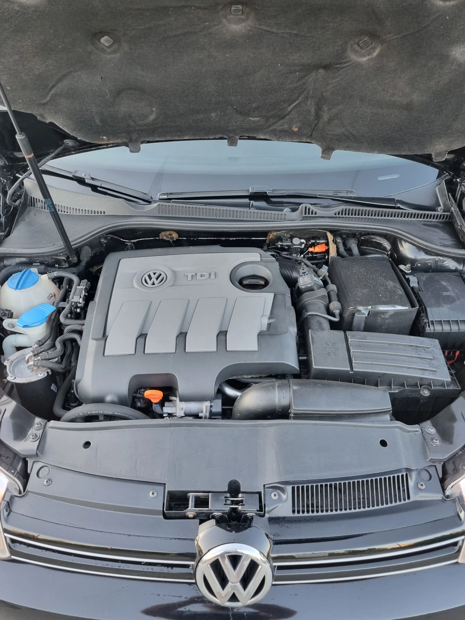 VW Golf 1.6tdi 105 коня , снимка 16 - Автомобили и джипове - 55003359