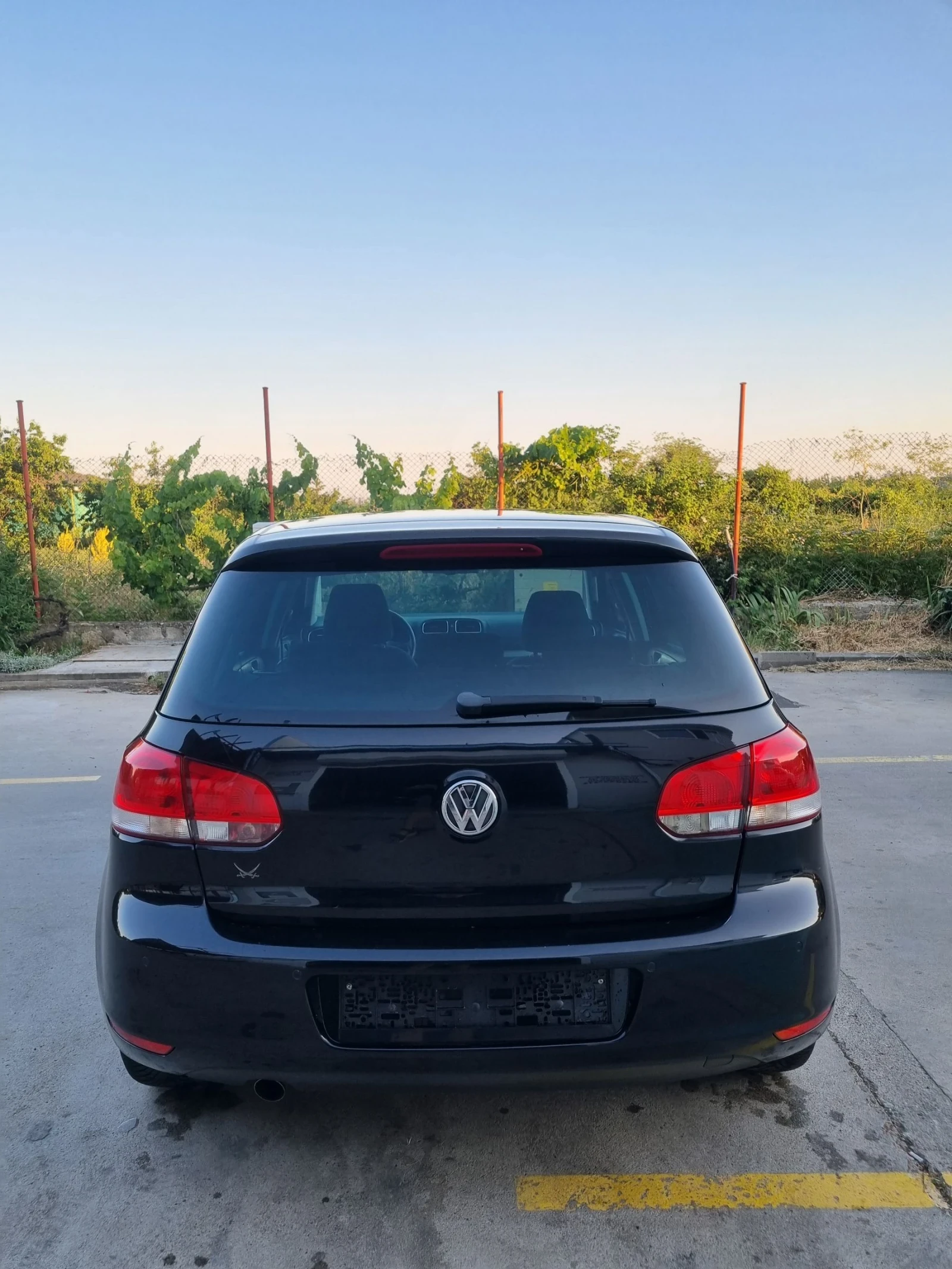 VW Golf 1.6tdi 105 коня , снимка 8 - Автомобили и джипове - 55003359