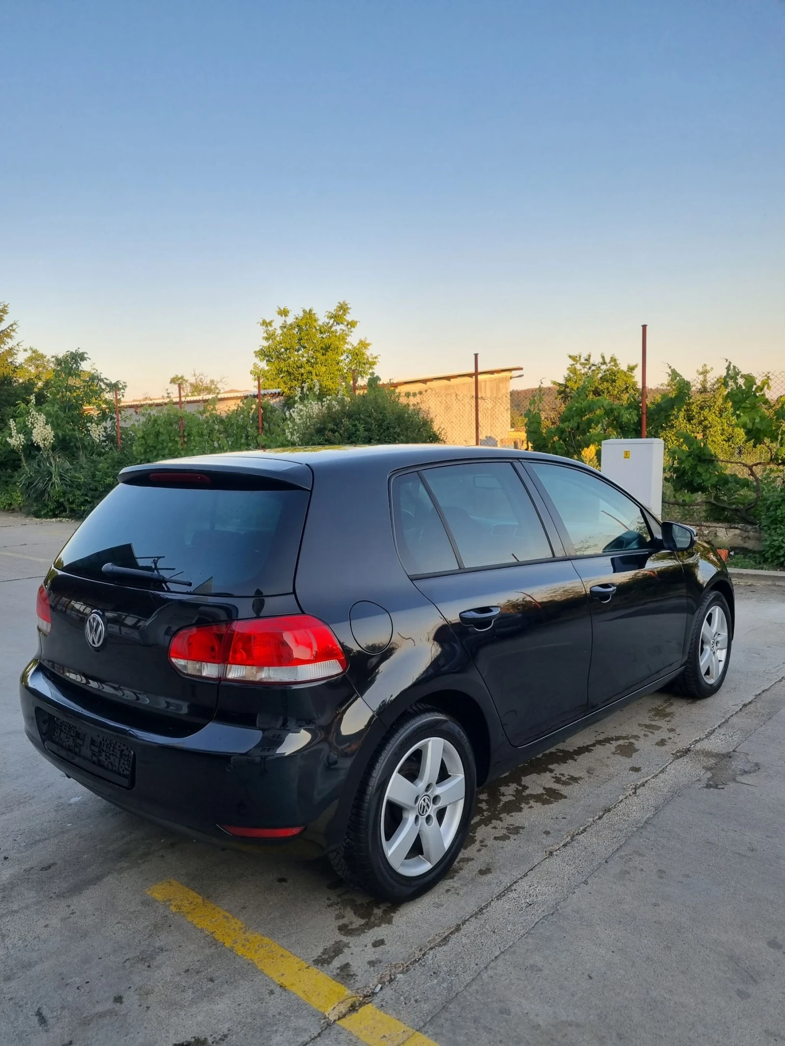 VW Golf 1.6tdi 105 коня , снимка 3 - Автомобили и джипове - 55003359