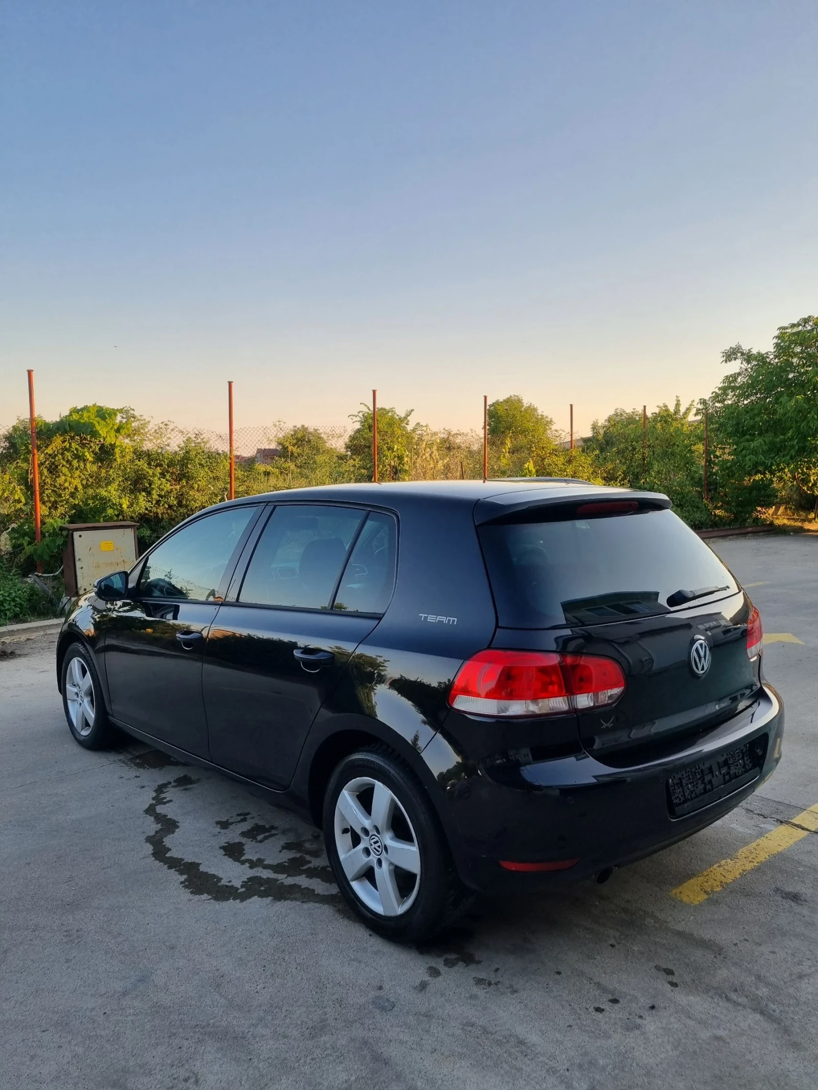 VW Golf 1.6tdi 105 коня , снимка 4 - Автомобили и джипове - 55003359