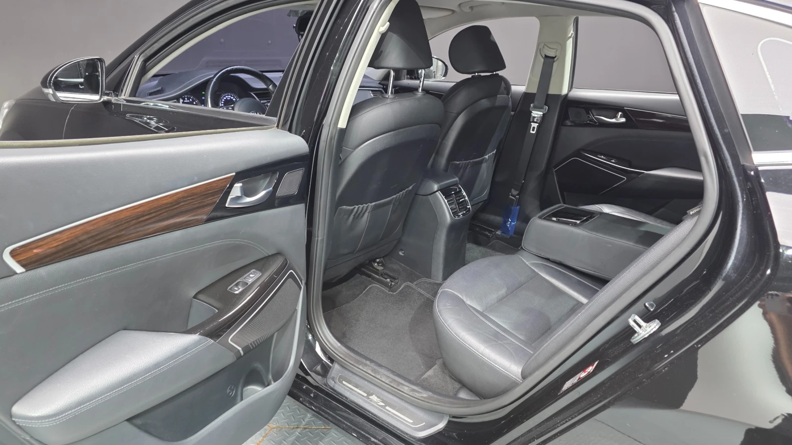 Kia K7 ФАБРИЧНА ГАЗ* ПОДГРЕВИ* ОБДУХВАНЕ, снимка 9 - Автомобили и джипове - 55145513