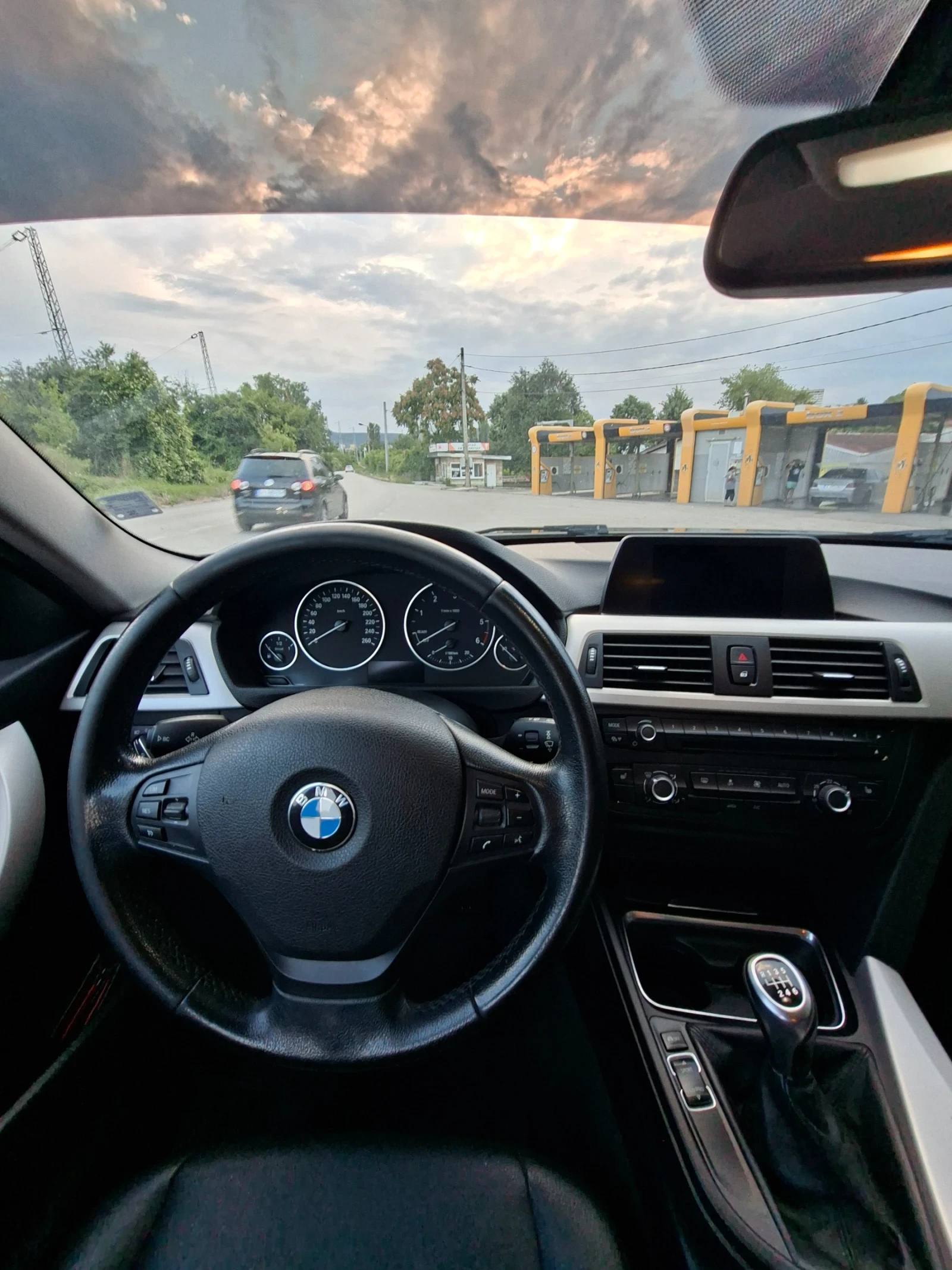 BMW 320, снимка 8 - Автомобили и джипове - 55161778