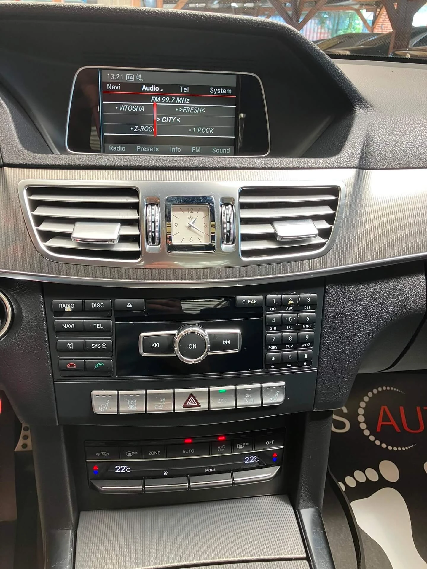 Mercedes-Benz E 350 BlueTEC V6/AMG Line/4Matic/Подгрев/Панорама, снимка 9 - Автомобили и джипове - 55500993