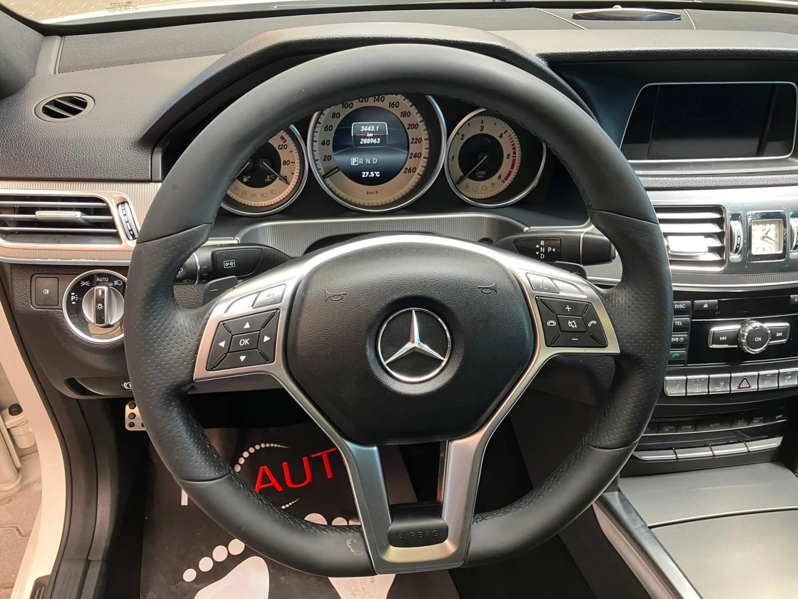 Mercedes-Benz E 350 BlueTEC V6/AMG Line/4Matic/Подгрев/Панорама, снимка 6 - Автомобили и джипове - 55500993