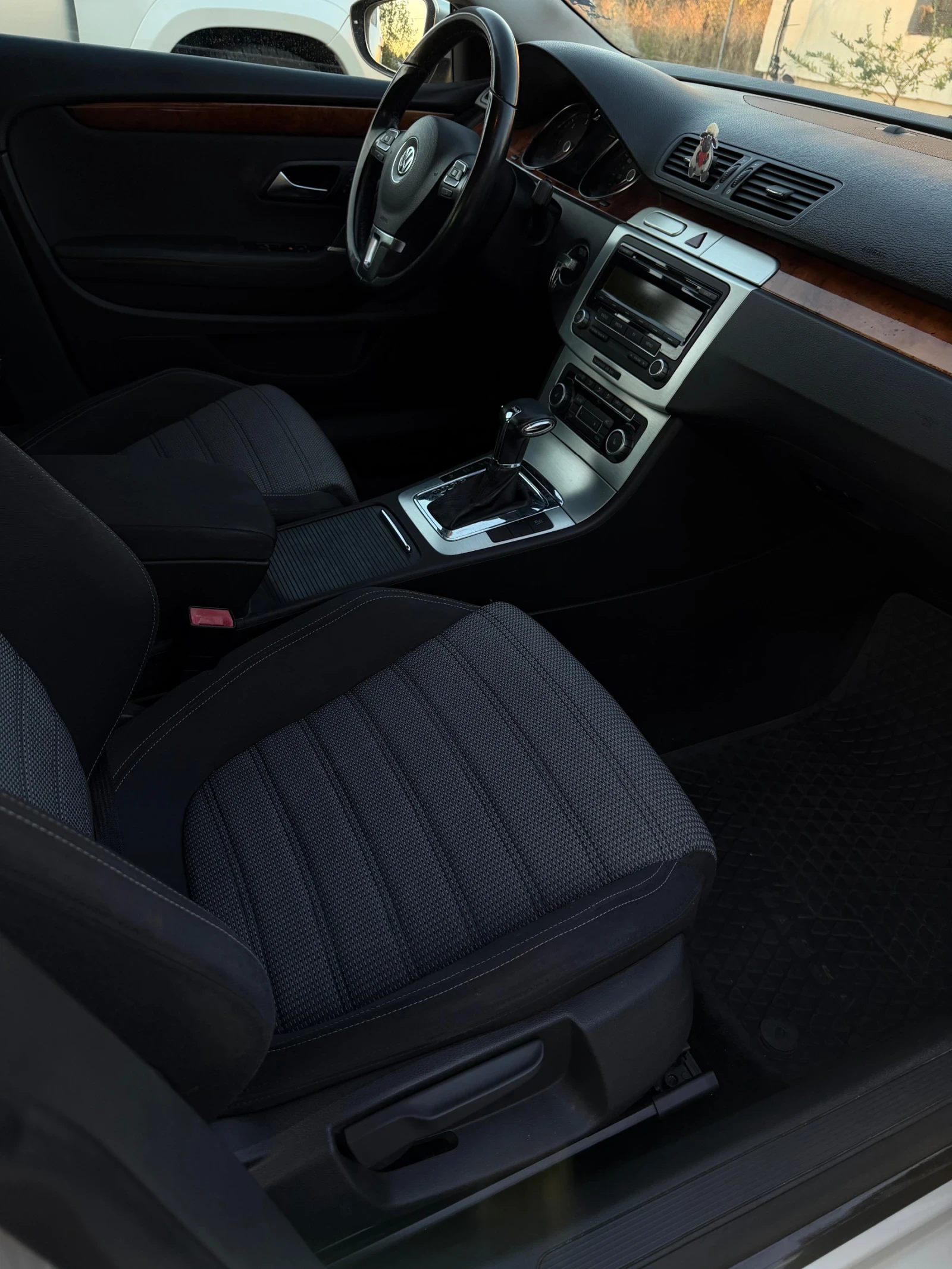 VW CC 2.0 TDI Реални КМ, снимка 11 - Автомобили и джипове - 55982166