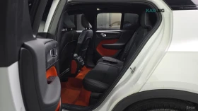 Volvo XC40 * T4* КОЖА* ПОДГРЕВ* ПАНОРАМА* , снимка 16