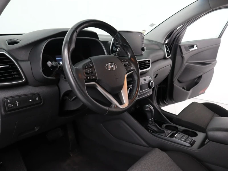 Hyundai Tucson, снимка 10 - Автомобили и джипове - 47882437