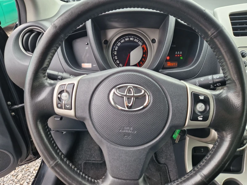 Toyota Urban Cruiser 1.4D-4D, снимка 13 - Автомобили и джипове - 48328658