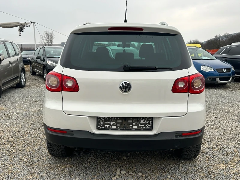 VW Tiguan 2.0TDI NAVI 6sk, снимка 5 - Автомобили и джипове - 48437217