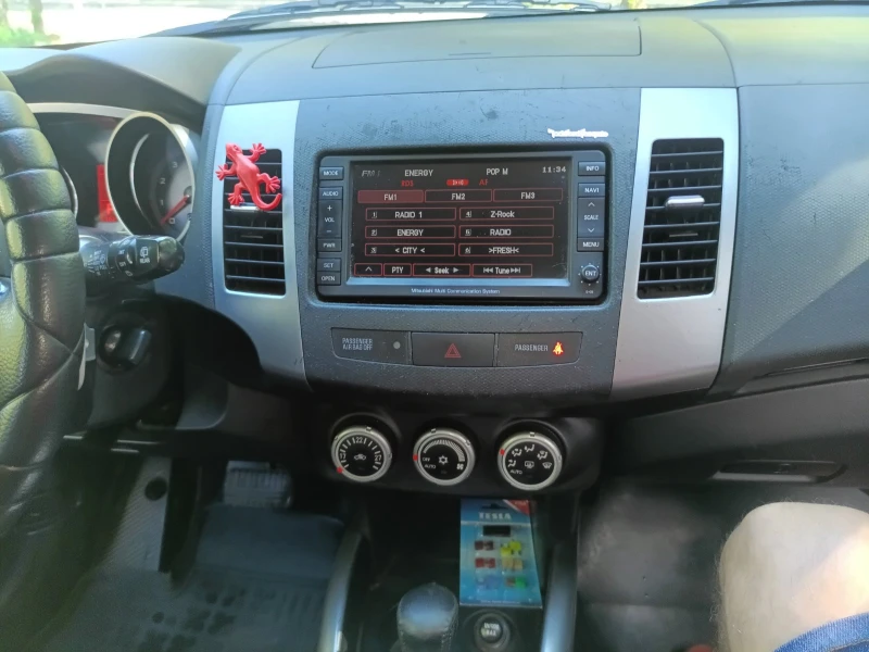 Mitsubishi Outlander, снимка 6 - Автомобили и джипове - 52762135