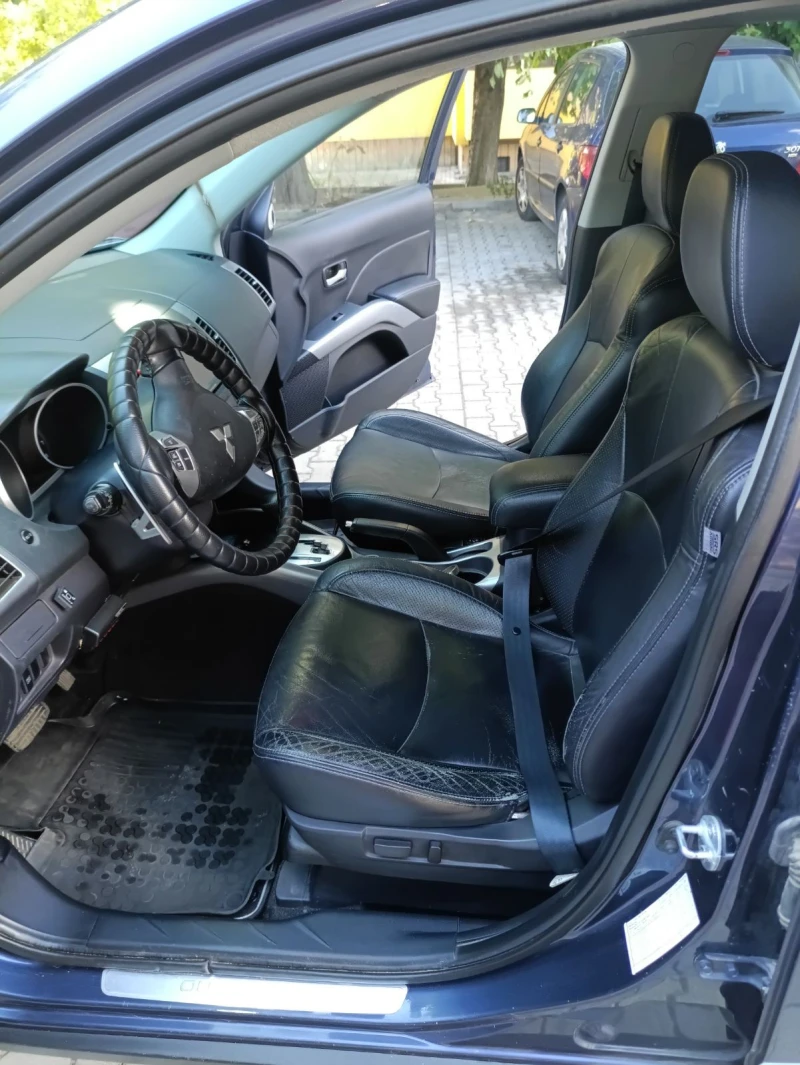Mitsubishi Outlander, снимка 11 - Автомобили и джипове - 52762135