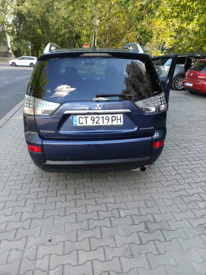 Mitsubishi Outlander, снимка 4 - Автомобили и джипове - 52762135