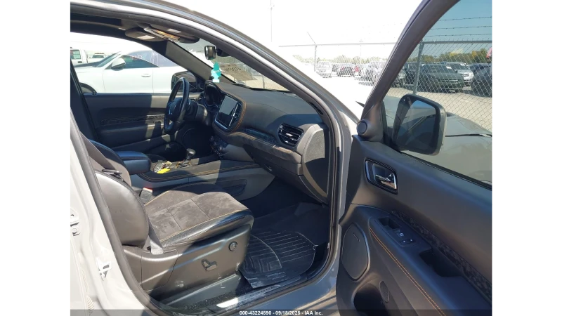 Dodge Durango R/T, снимка 10 - Автомобили и джипове - 52656977