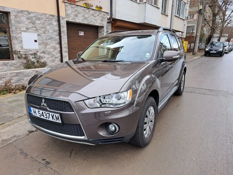 Mitsubishi Outlander Бензин-Газ 2.4 4х4 7 местен, снимка 10 - Автомобили и джипове - 53238616