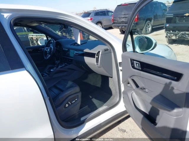 Porsche Cayenne TURBO, снимка 10 - Автомобили и джипове - 53263370