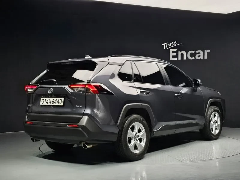 Toyota Rav4 2.5 2WD, снимка 2 - Автомобили и джипове - 55796870