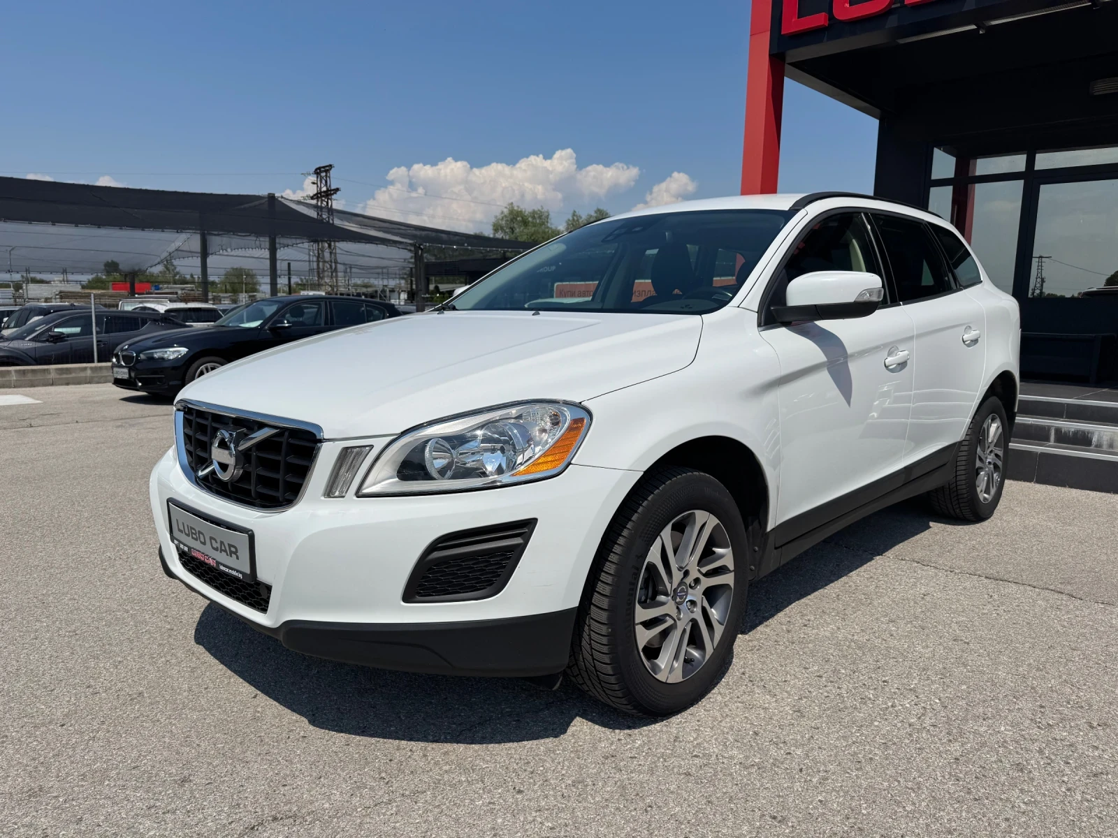 Volvo XC60 2.4D-D5-AWD-205k.с.-АВТОМАТИК-КОЖА-ТОП - изображение 2