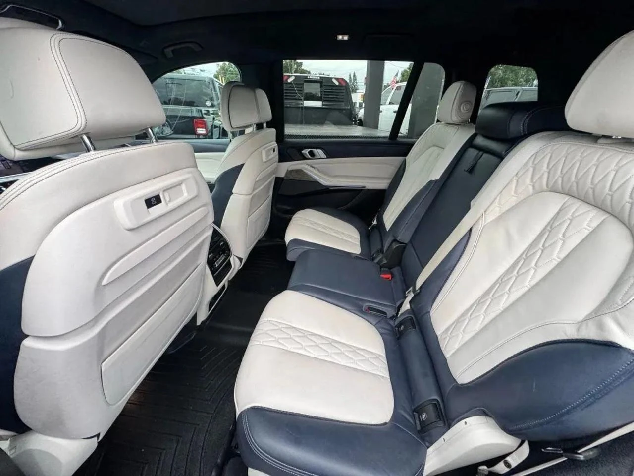 BMW X7 50i xDrive * 360 CAM * SOFT CLOSE * 7-МЕСТЕН - изображение 6