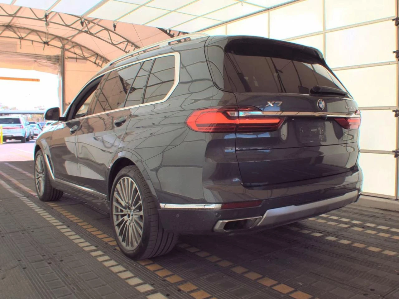 BMW X7 50i xDrive * 360 CAM * SOFT CLOSE * 7-МЕСТЕН - изображение 3
