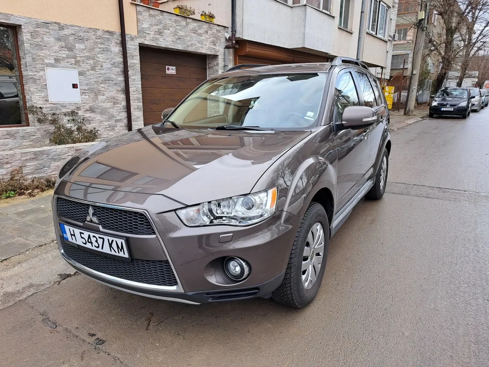 Mitsubishi Outlander Бензин-Газ 2.4 4х4 7 местен - изображение 10