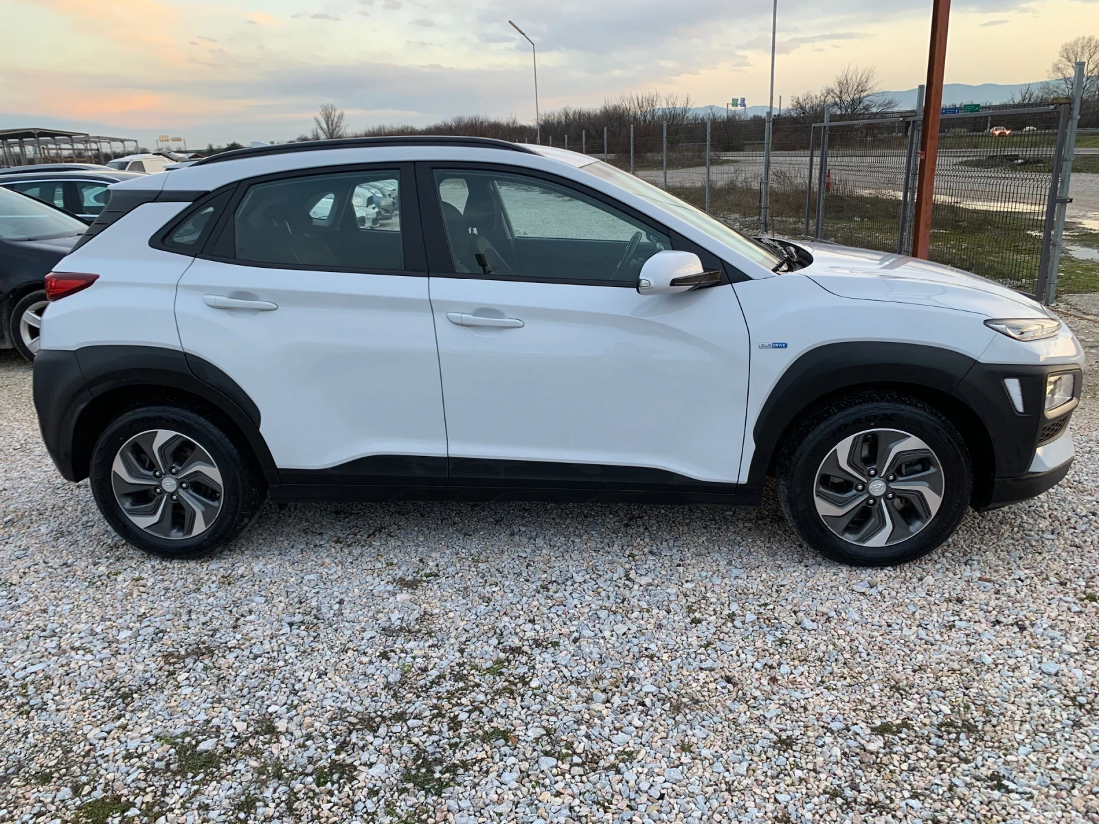 Hyundai Kona 1.6b/hibrid, снимка 3 - Автомобили и джипове - 53833988