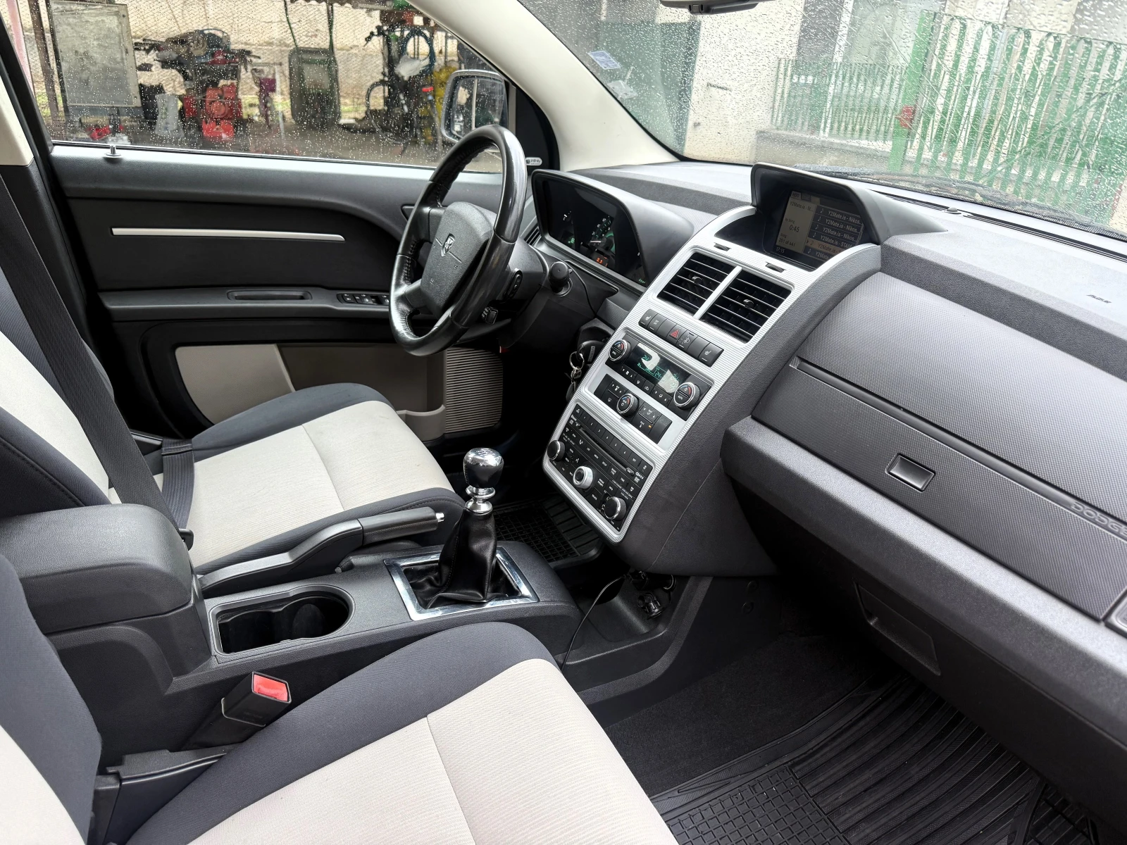 Dodge Journey 2.0 TDI 120 к.с. , снимка 14 - Автомобили и джипове - 54021012