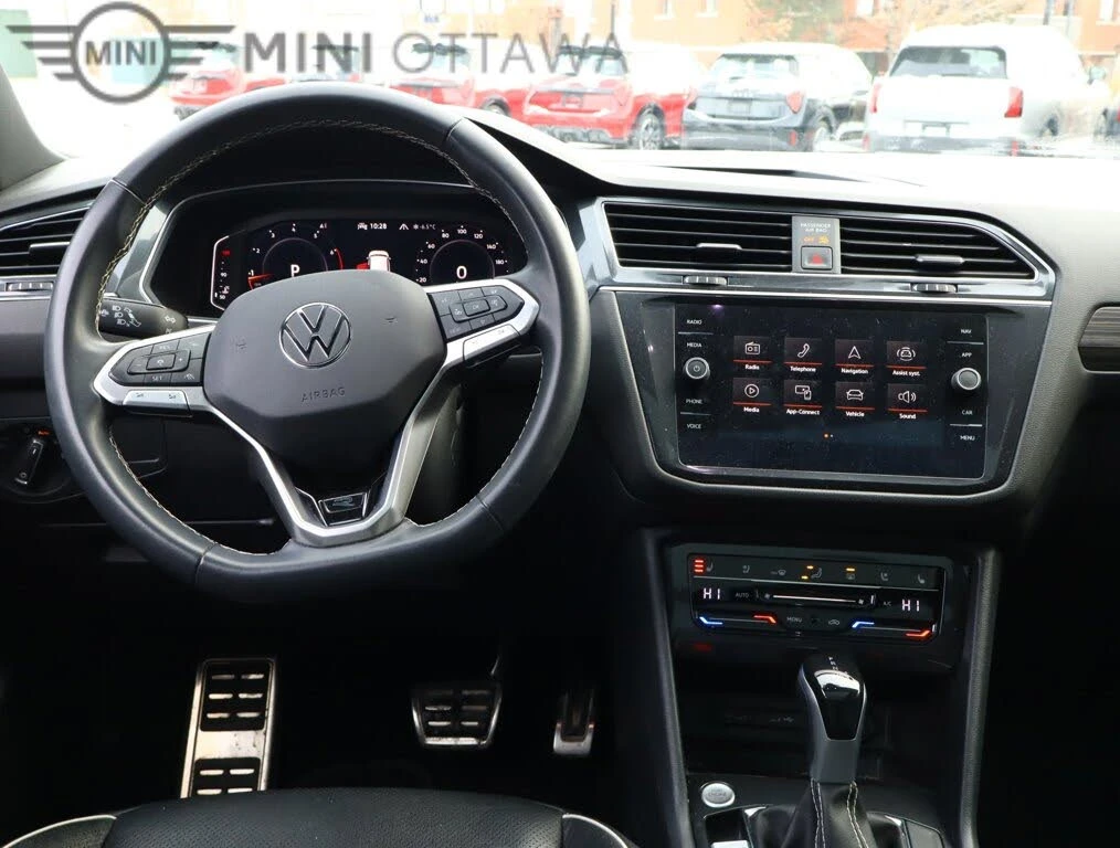 VW Tiguan Highline R-Line 4Motion, снимка 6 - Автомобили и джипове - 54268938