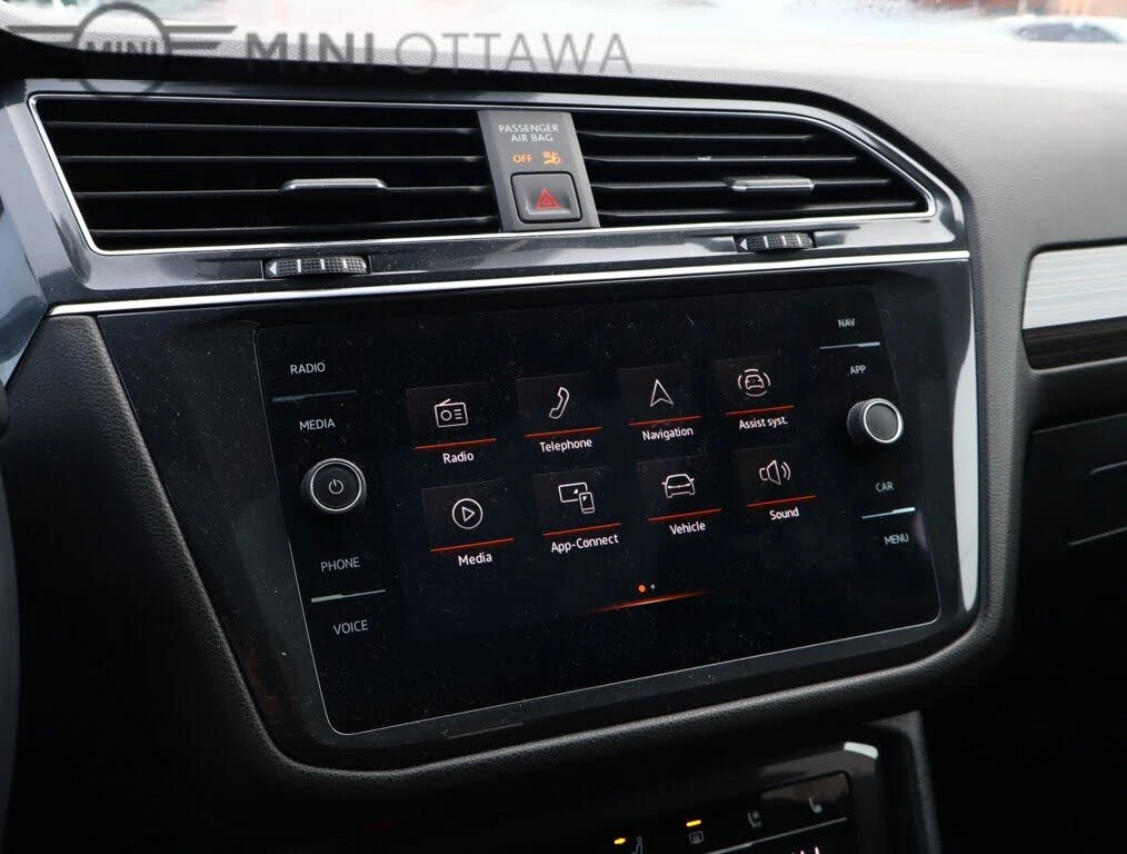 VW Tiguan Highline R-Line 4Motion, снимка 14 - Автомобили и джипове - 54268938