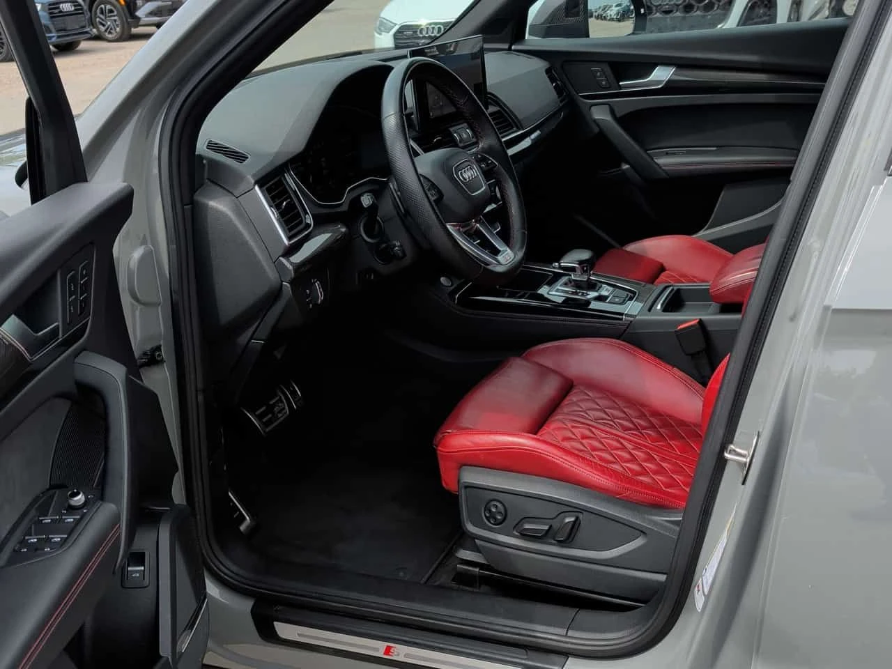 Audi SQ5 * Technik * CARFAX * БЕЗ ПЪРВОНАЧАЛНА ВНОСКА, снимка 5 - Автомобили и джипове - 54726523