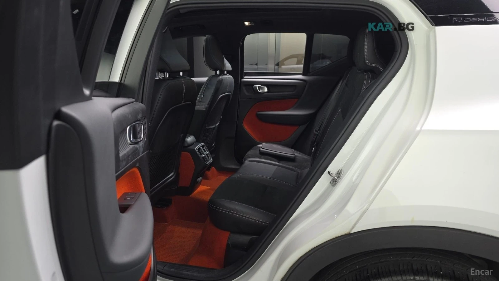 Volvo XC40 * T4* КОЖА* ПОДГРЕВ* ПАНОРАМА* , снимка 16 - Автомобили и джипове - 54767988