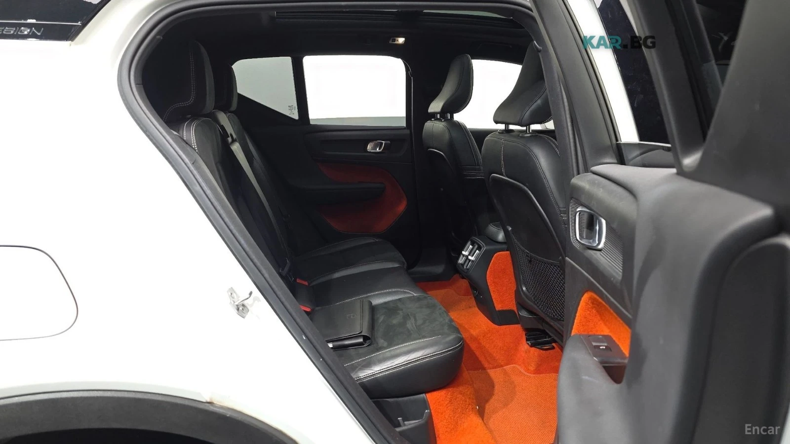 Volvo XC40 * T4* КОЖА* ПОДГРЕВ* ПАНОРАМА* , снимка 12 - Автомобили и джипове - 54767988